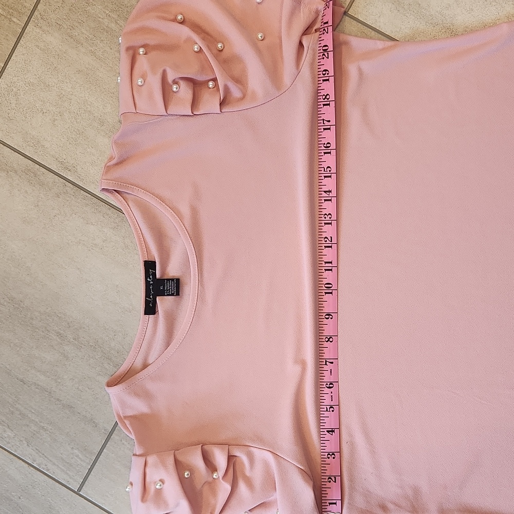 Pink Pearl Embellished Women's Top, Short Sleeved Sz XL, Round Neck Tshirt Style - Picture 7 of 8